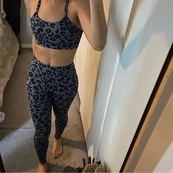 LAST ONE Sexy Grey Charcoal Leopard Print Activewear Set - Picture 2 of 7